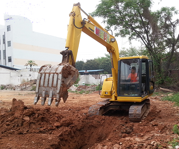 东莞东城哪里有挖掘机培训，具体收费标准是多少？